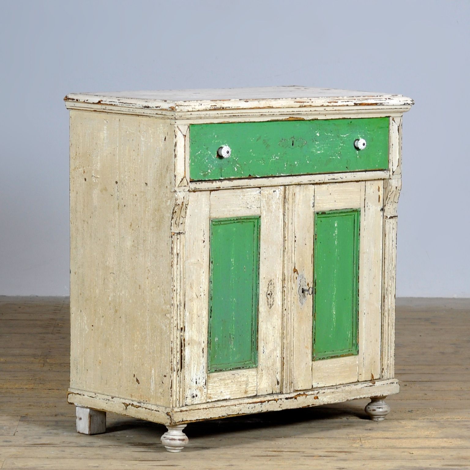 photo buy Pine Dresser, 1910s