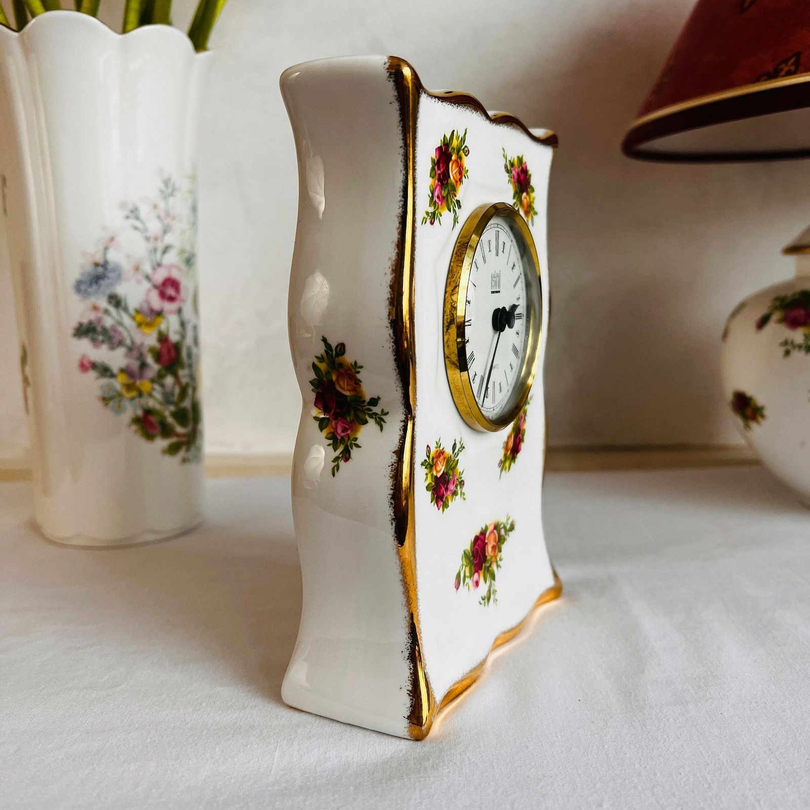 Royal Old Country Roses Kwartsklok, Bone China Porselein, Made In England photo 290.0