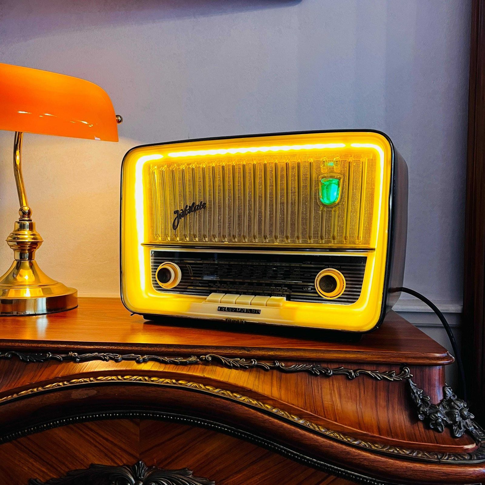 Vintage Telefunken Jubilate 8 Radio Met Bluetooth photo Woonaccessoires