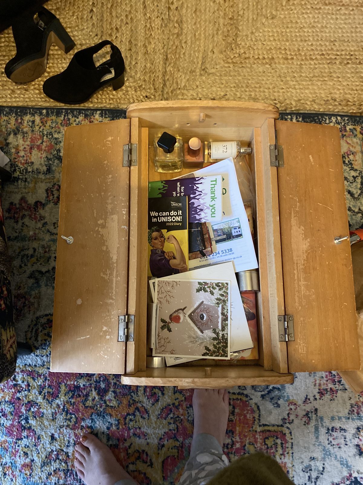 Mid Century Modern Sewing Box On Legs photo 100.0
