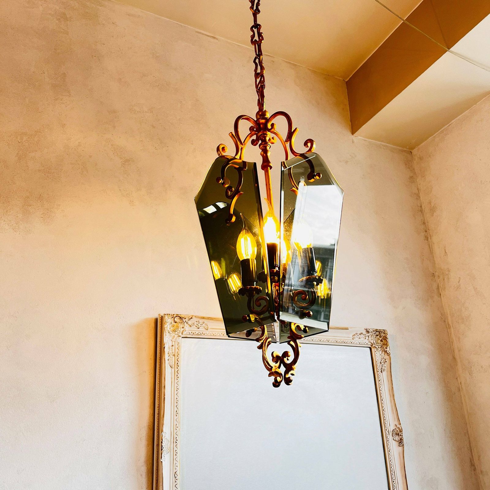 Vintage Franse Plafondlamp, Lantaarn Met Gegraveerde Glazen Panelen, Art Deco Stijl photo Verlichting
