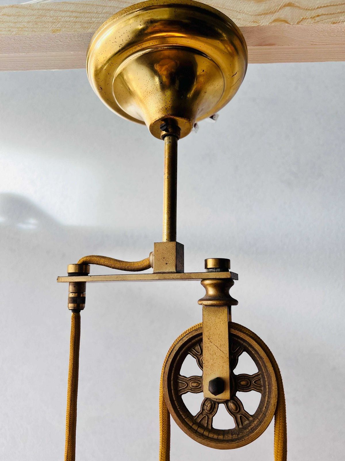 Vintage Messing Hanglamp Met Treksysteem photo Verlichting