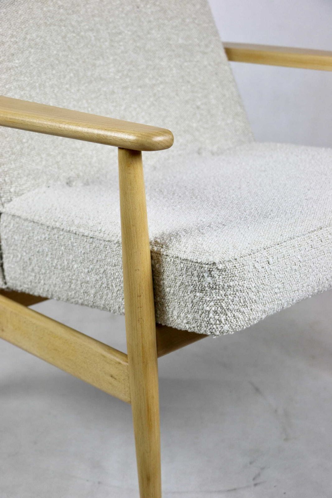 photo vinterior Classic Armchair Gfm63 Designed By Kedziorek Ivory Boucle