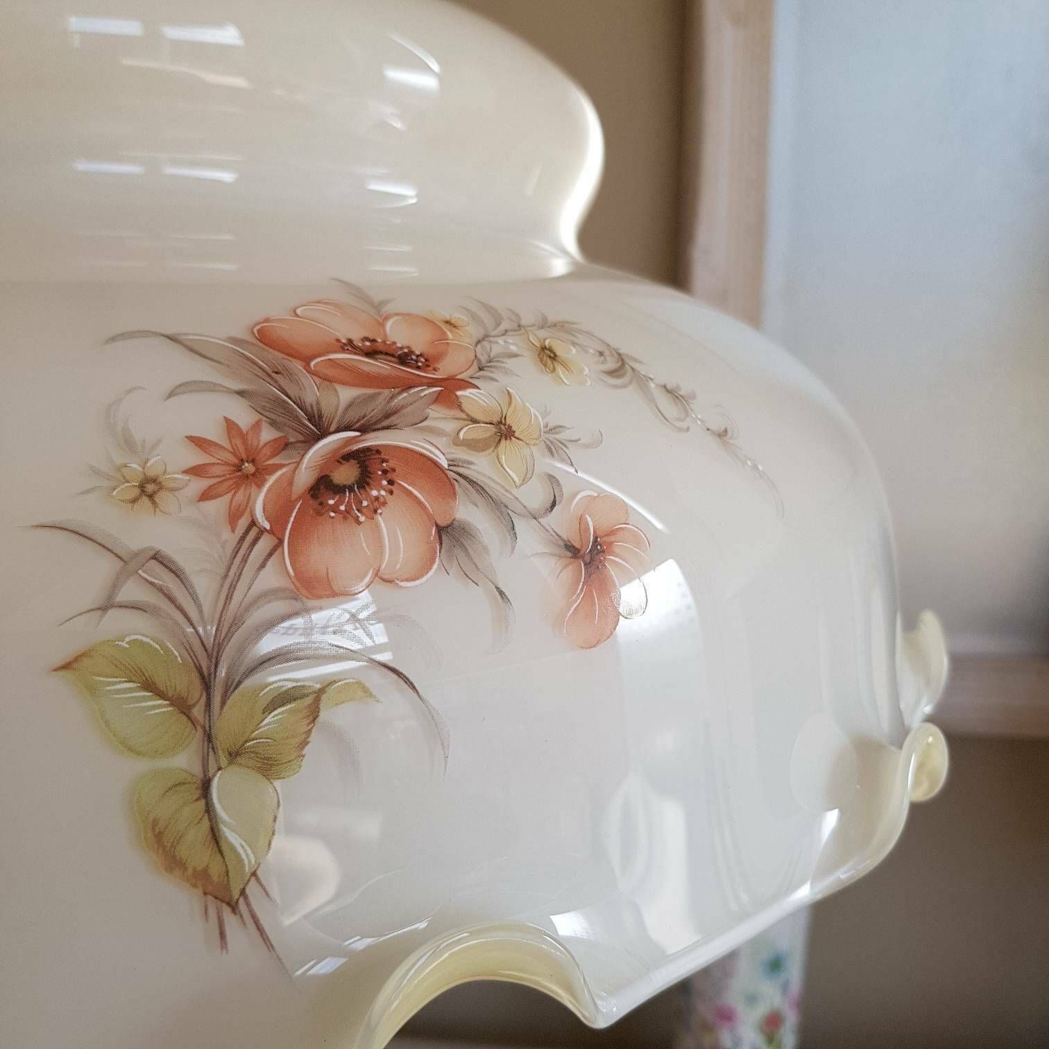 Grote Hanglamp, Opaalglaskapje Met Houten Handgreep, Zeldzaam Model Met Verstelbare Hoogte photo vintage