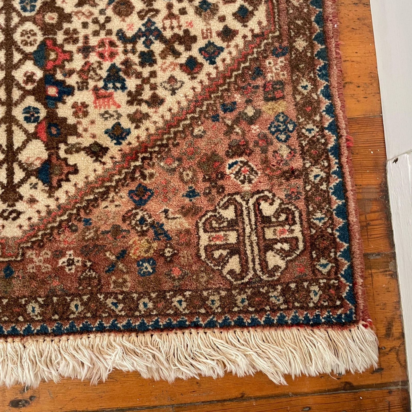 Antique Woven Rug Carpet Mat Rectangle Wool Vintage Pattern Woven Floor Mat Handmade Textile Patterned Pattern Earthy Tones photo vinterior