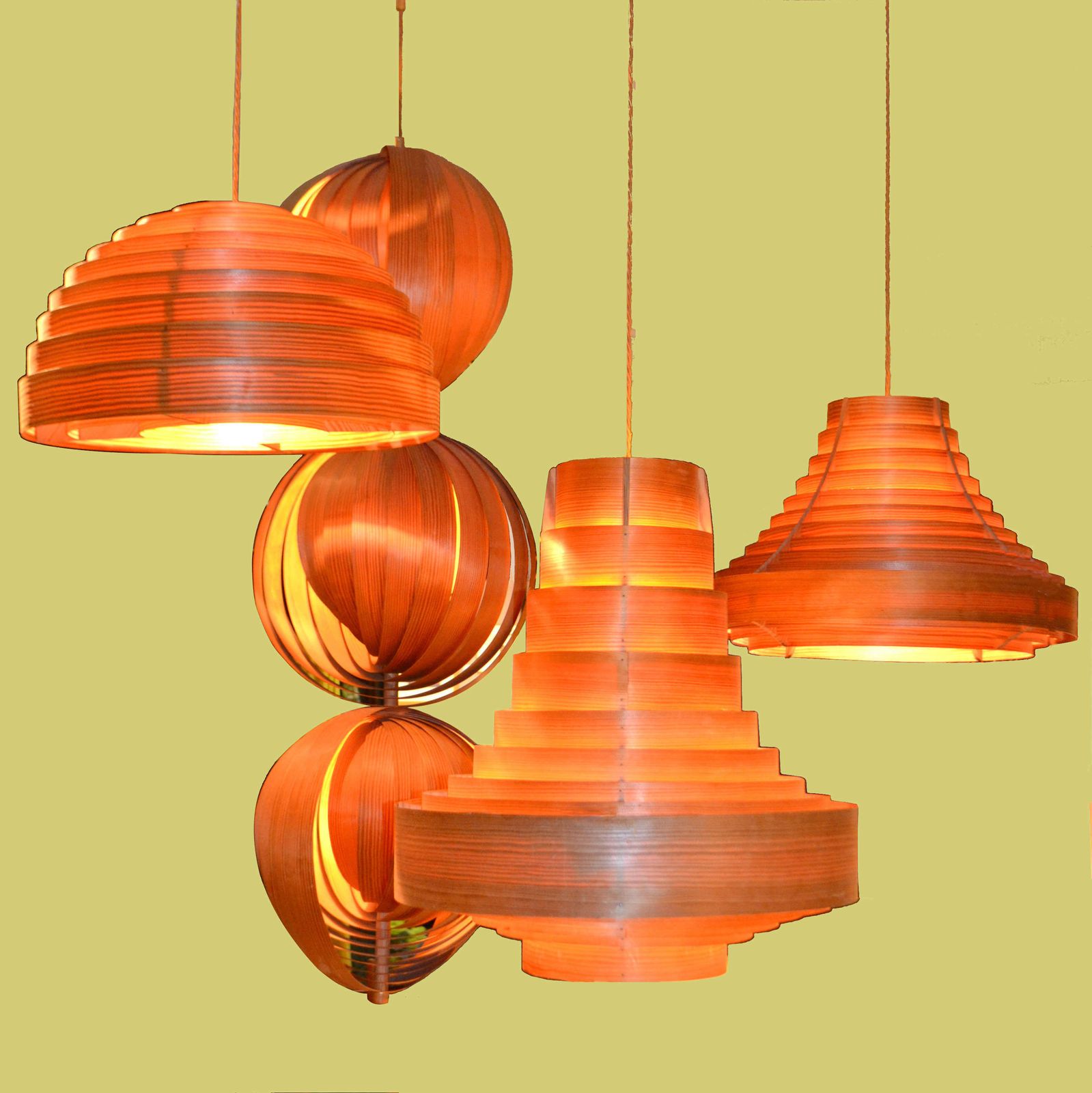 photo vintage Groupe Of Large Hans Agne Jacobsson Plywood Lamps