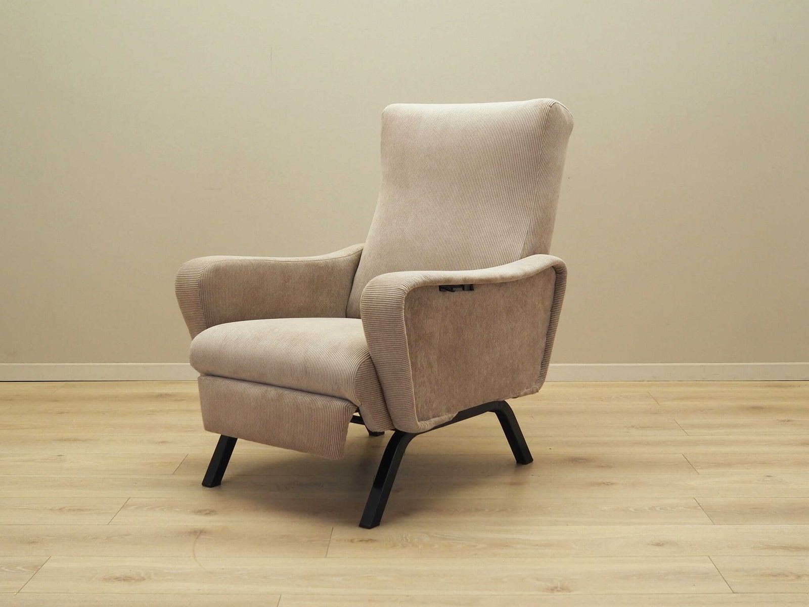 Adjustable Armchair, Italian Design, 1970s, Production: Italy photo furniture