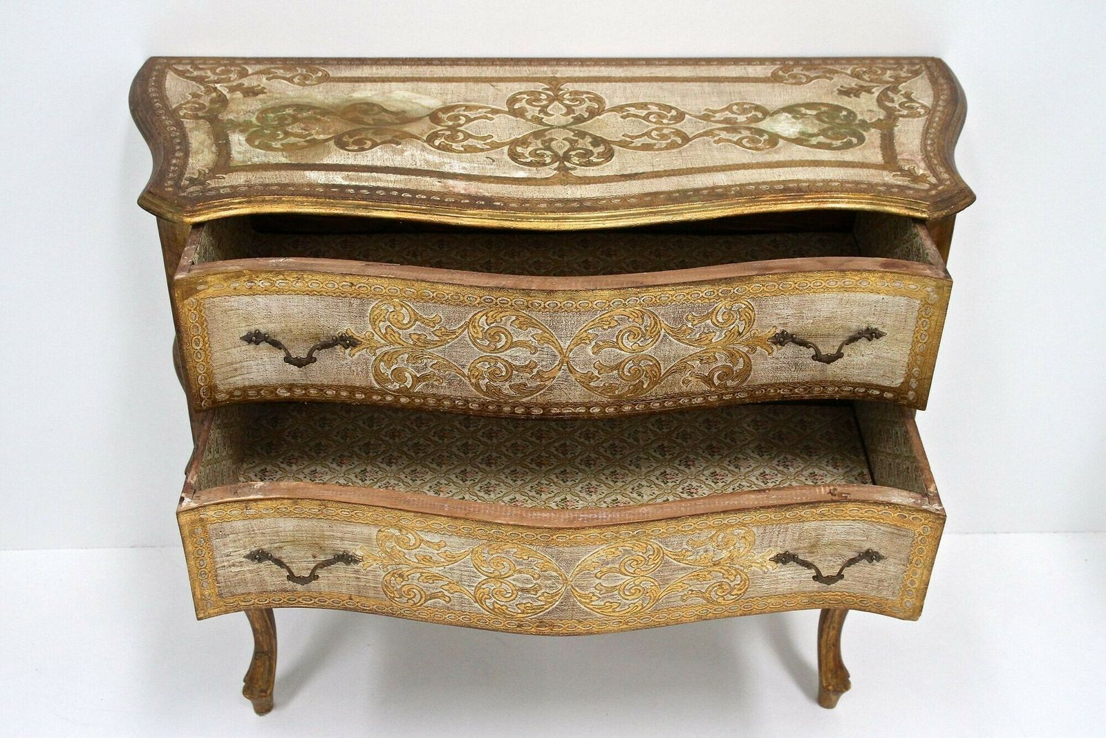 photo buy 18th Century Style Venetian Serpentine Commode/ Chest Of Drawers, It Ca. 1940
