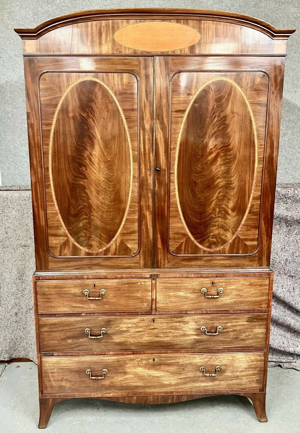 Superb Quality George IV Inlaid Linen Press