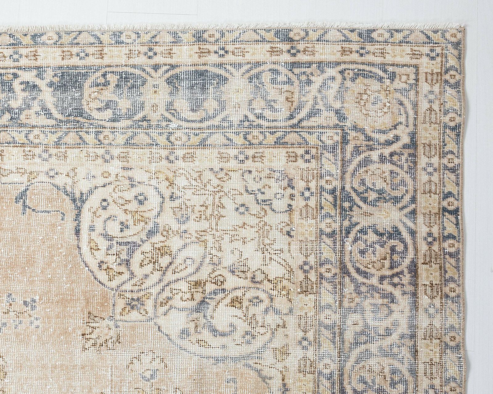 7x10 Vintage Rug, Neutral Turkish Rug, Low Pile Rug, Oushak Rug, Anatolian Rug, Oversized Rug, Neutral Rug, Living Room Rug, Antique Rug photo vintage