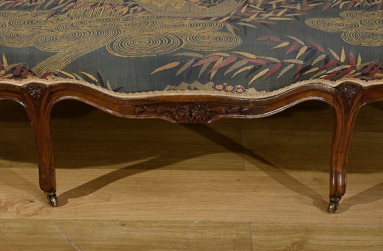 1620.0 Louis XV Style Living Room In Walnut – 1920 photo