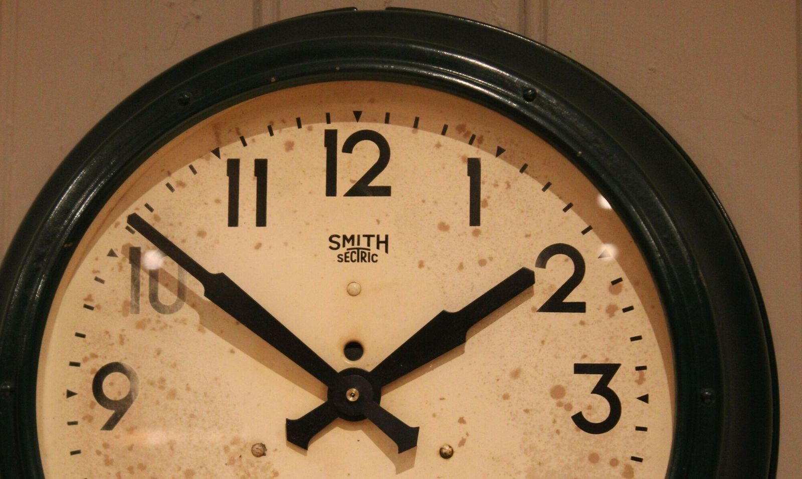 Original Green Metal Wall Clock photo buy