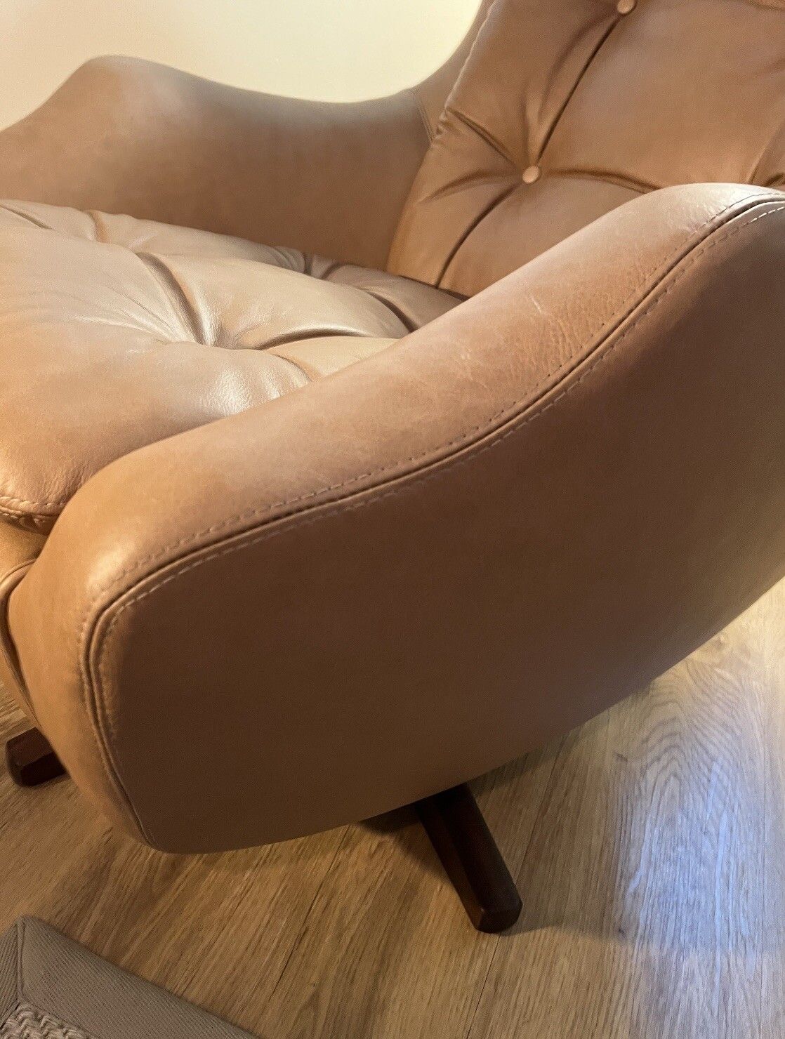 Parker  Knoll Statesman Chair photo 3495.0