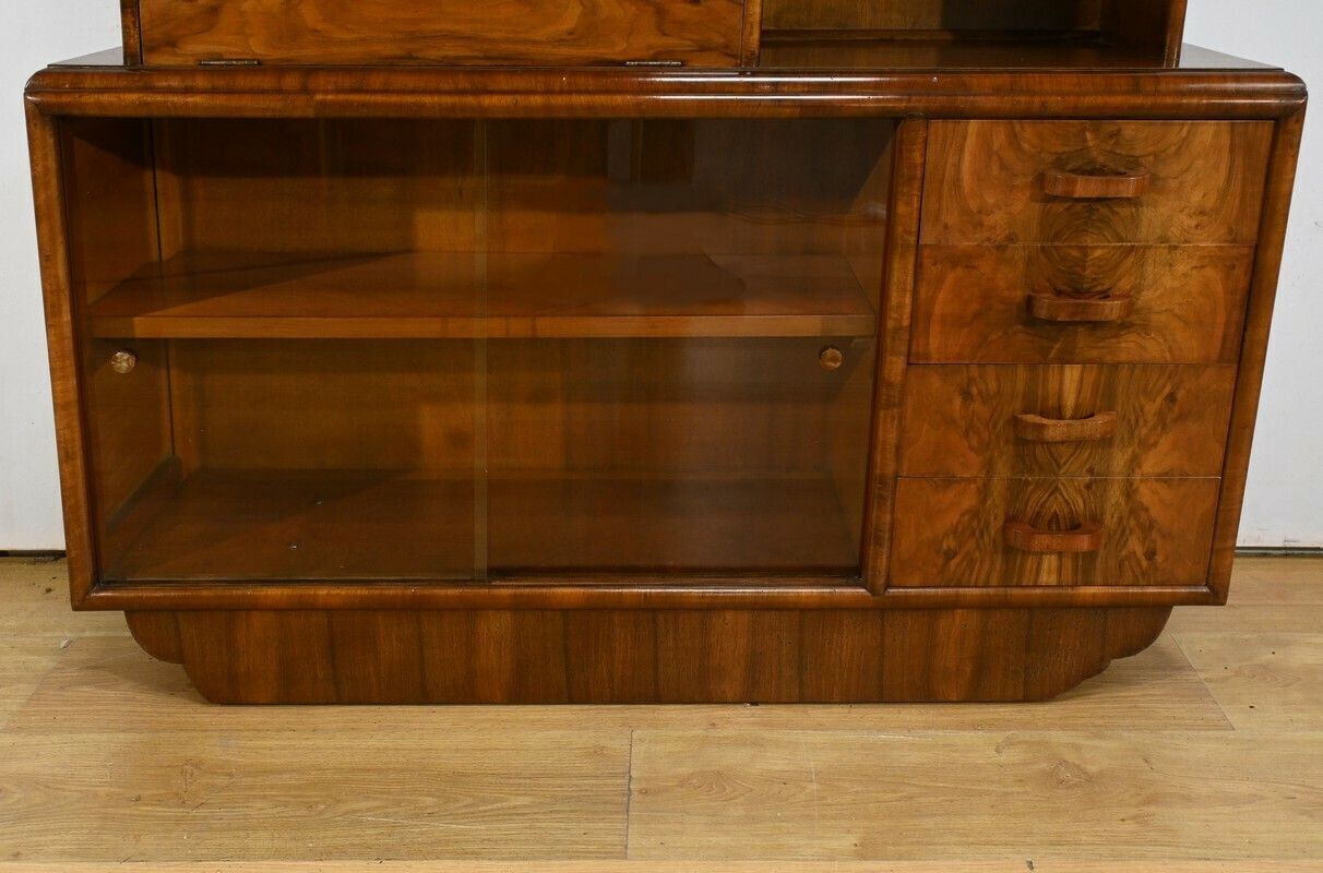 photo furniture Rurka Glass Furniture In Burl Walnut, Art Deco – 1940
