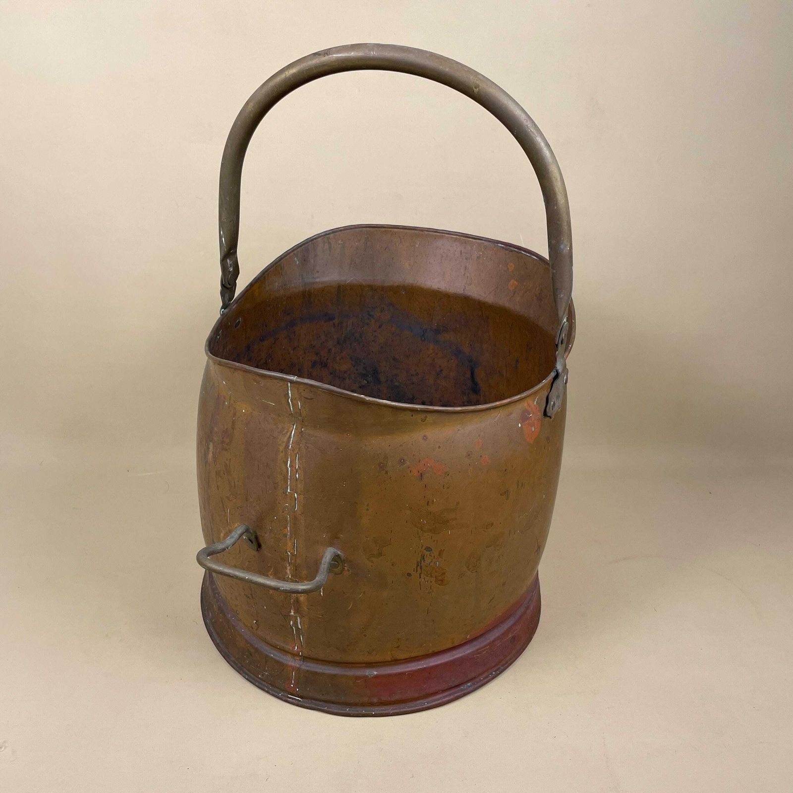 photo furniture Antique Metal Copper Coal Bucket Handle Fireshide Fire Side Scuttle Log Helmet Farmhouse Cottage Aged Patina Vintage Fireplace Ornate