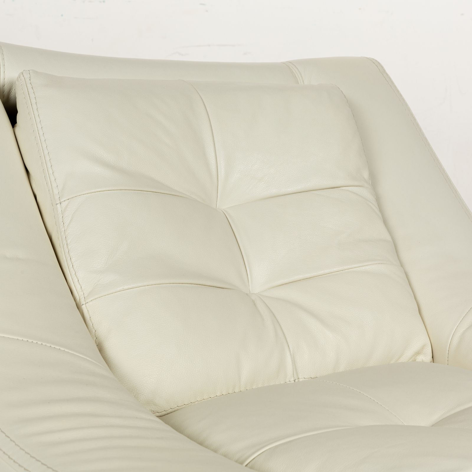 Nieri Leather Armchair Cream photo for sale