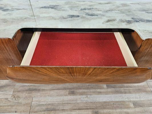 photo vintage Mid-Century Ladekast in Mahoniewortel met Glazen Blad, 1960