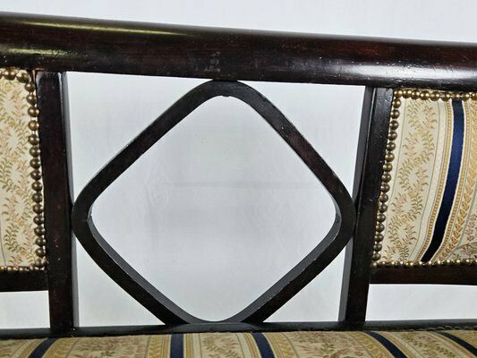 Model N. 215 Living Room Set In Curved Beech Attributed To Antonio Volpe, Italy, Early 20th Century, Set Of 3 photo buy