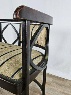 7314.0 Model N. 215 Zitkamérstel In Gebogen Beukenhout Toegeschreven Aan Antonio Volpe, Italië, Begin 20e Eeuw, Set Van 3 photo
