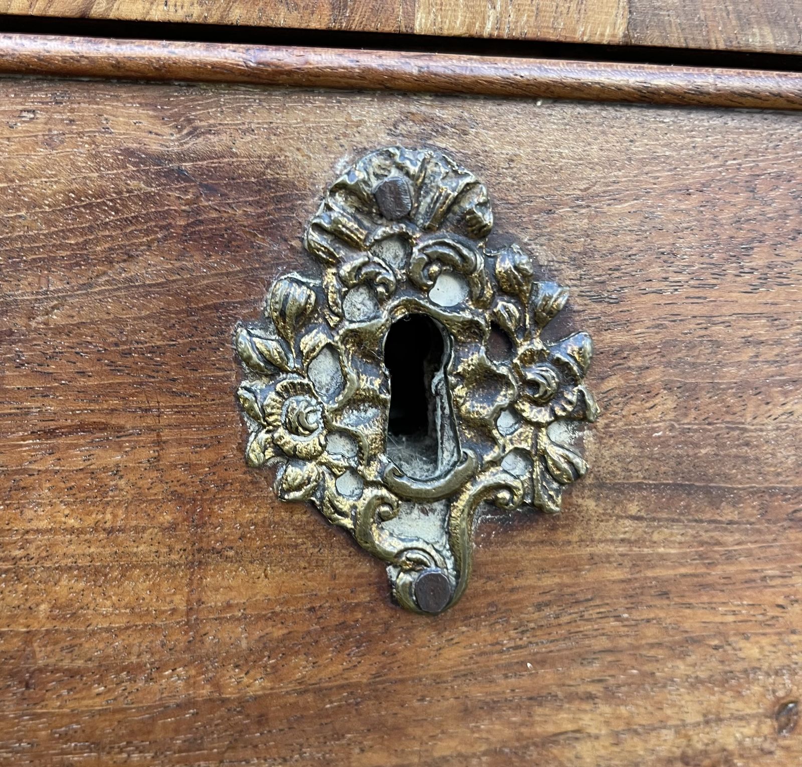 A George III Chest Of Drawers, 1700s photo 575.0