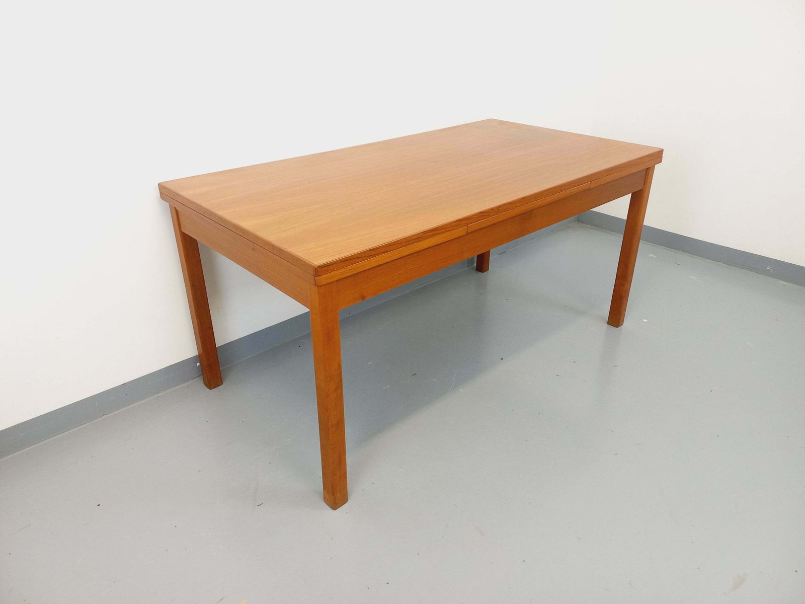 Table scandinave rectangulaire en teck photo Mobilier
