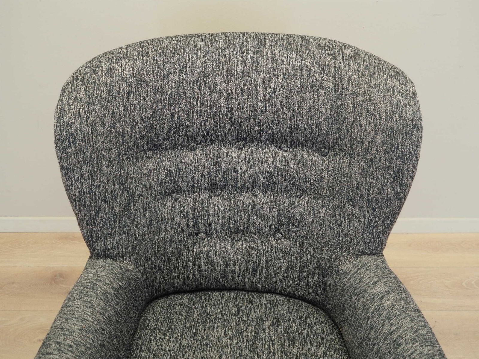 1009.0 Grey Armchair, Scandinavian Design, Production: Denmark photo