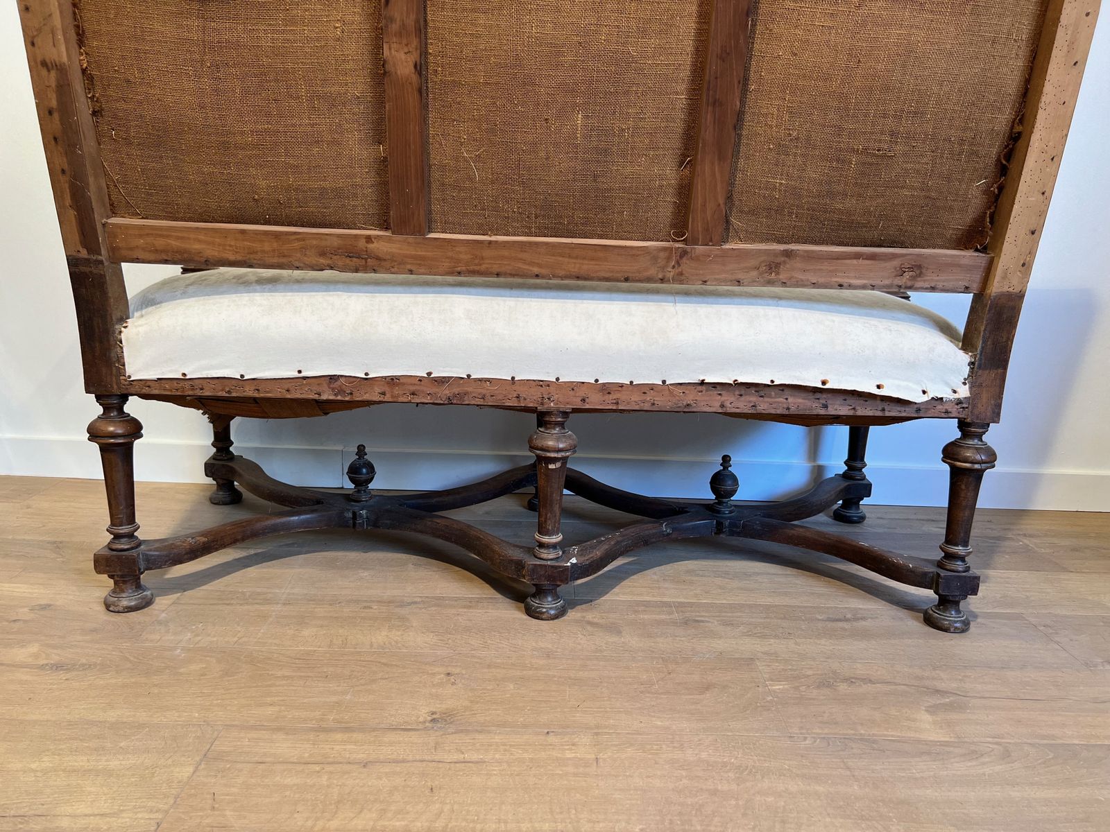 photo vinterior Louis XIII Style High Back Walnut Sofa