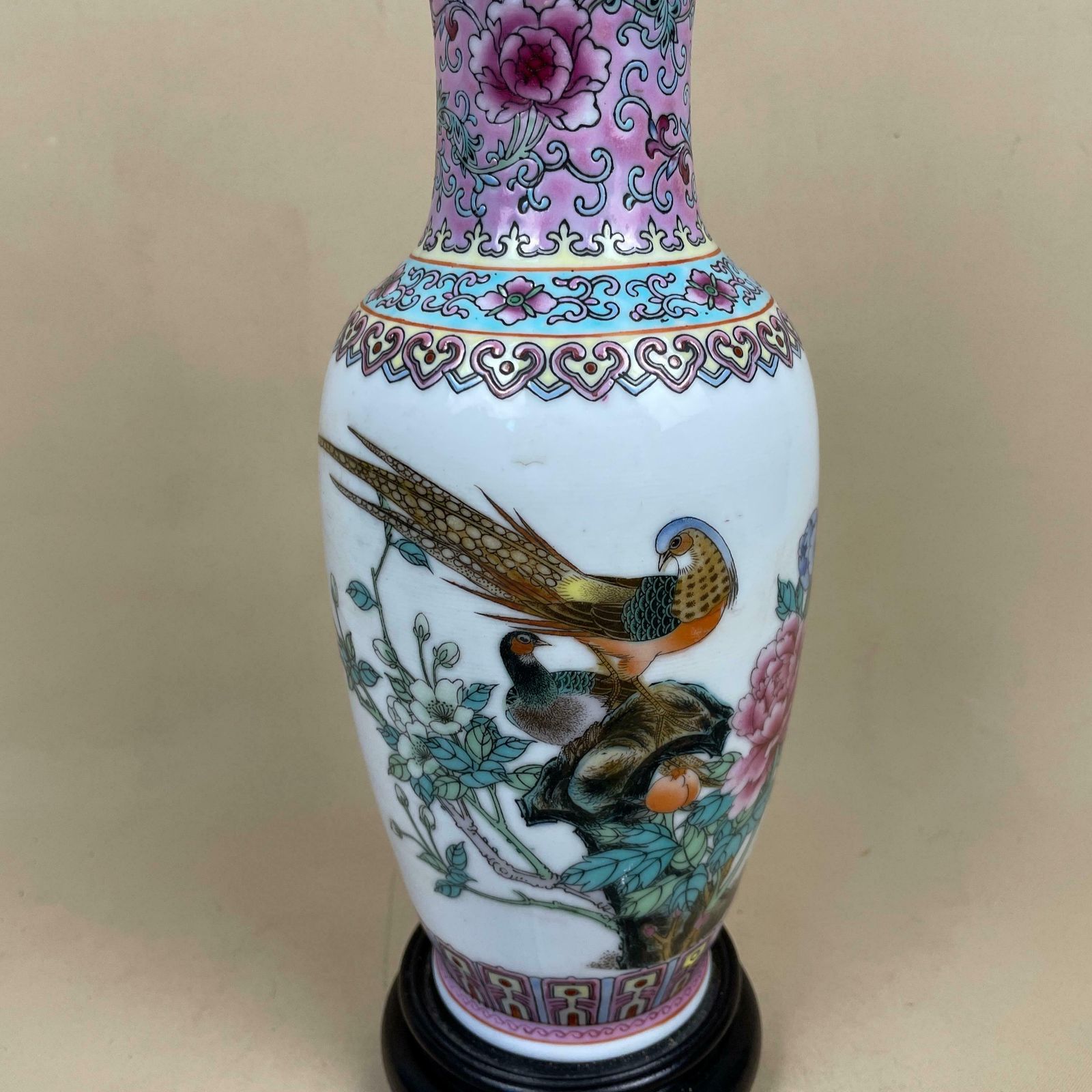 Antique Ceramic Lamp Light Bedside Table Desk Lampshade Porcelain Vase Oriental Chinese Floral Pattern Wood Base Cottage Vintage Ginger Jar photo vinterior