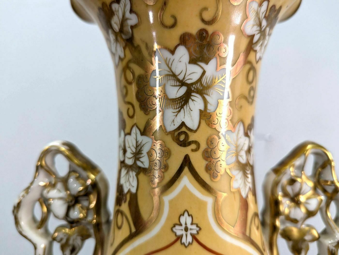 photo furniture 19th Century Paris Porcelain Vases Painted With Roses (Pair)