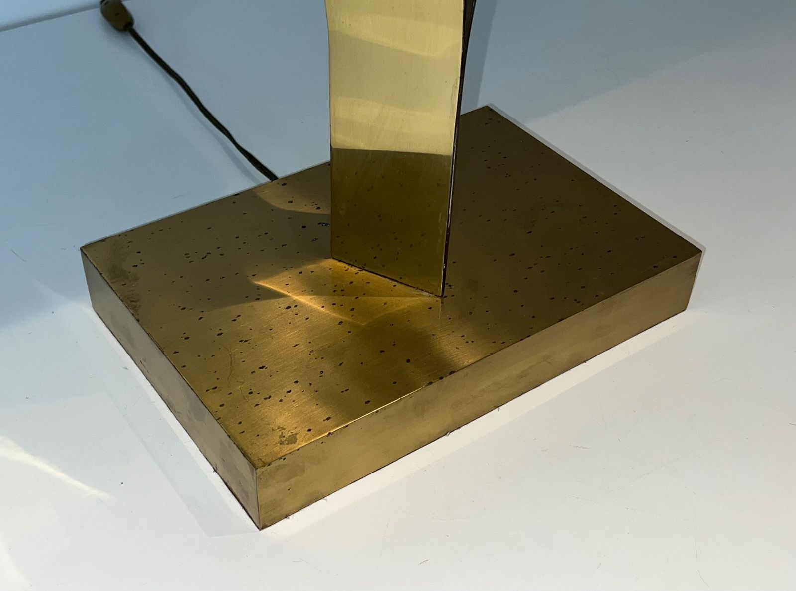 photo buy Important Sculptural Brass Lamp Composed Of An Amethyst By Willy Daro