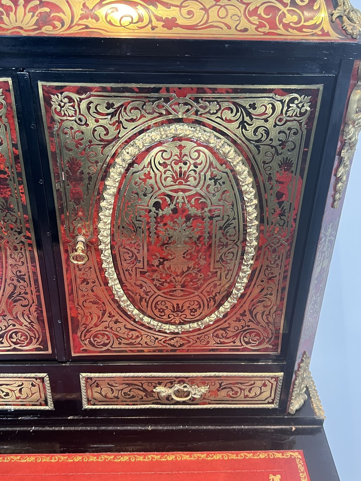 photo vintage Bonheur Du Jour Desk In Boulle Marquetry From The Napoleon III Period