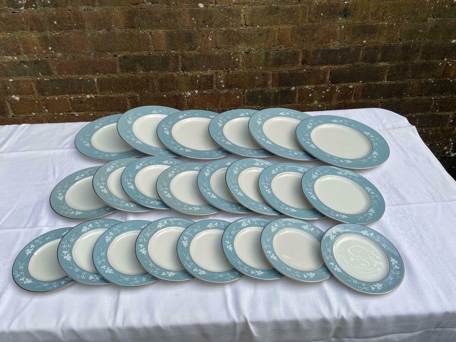 Mid Century Reflection Royal Doulton Dinner Service   83 Pieces   Vgc   Blue Grey Floral Pattern With White photo 345.0