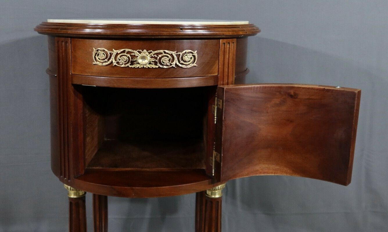 photo furniture Small Mahogany Drum Table, Louis XVI Style – Late 19th Century