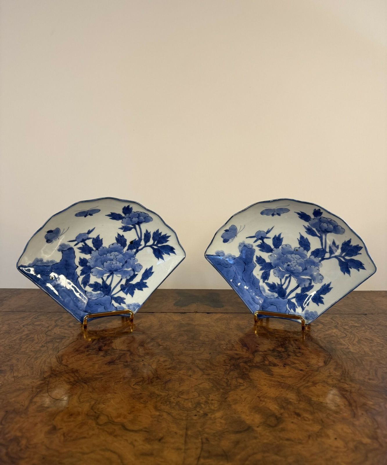 Unusual Pair Of Antique Blue And White Fan Shaped Japanese Imari Dishes