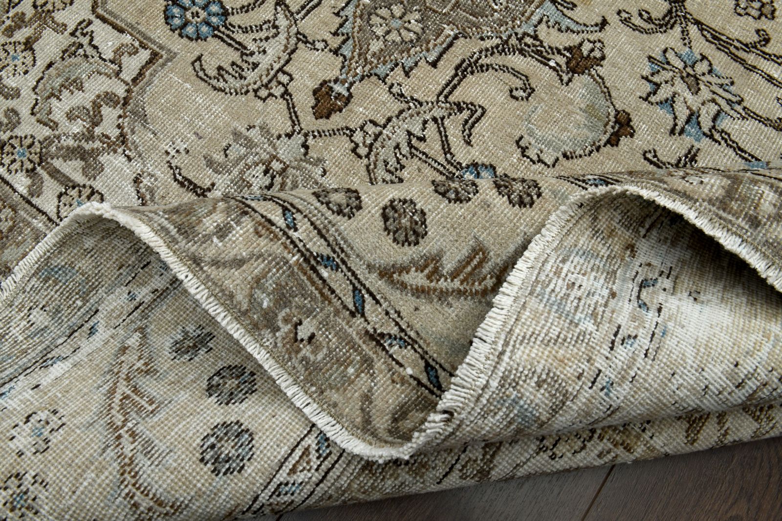 photo furniture Oversized Vintage Turkish Rug, Oushak Area Rugs, Handmade Wool Carpet