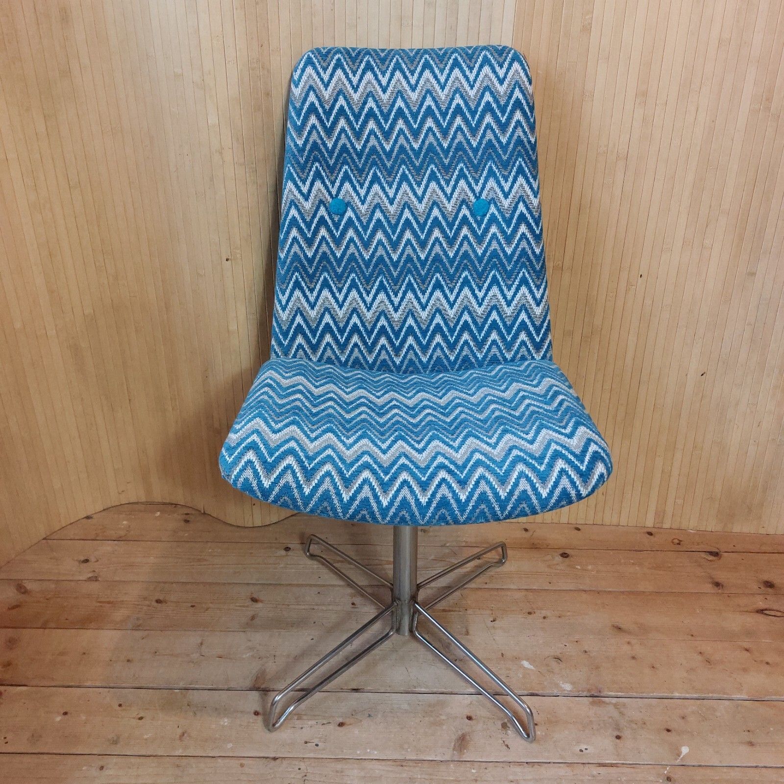 Fab Set Of 4 Vintage 1970s Swivel Chrome Dining Chairs Turquoise Blue Zigzag photo buy