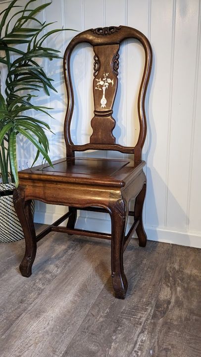 Queen Anne Style Wooden Dining Chair photo for sale