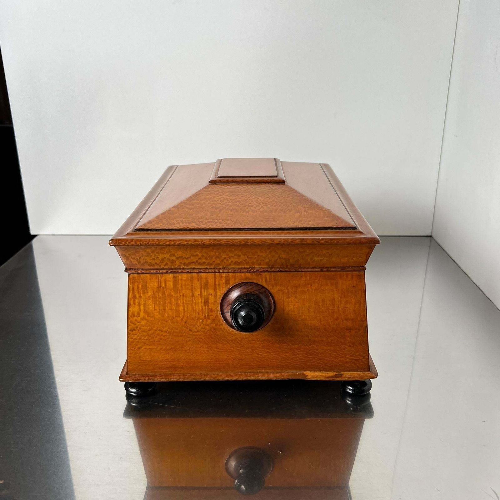 Historicism Box, Floral Ash Veneer, Rosewood, Austria Circa 1880 photo vinterior