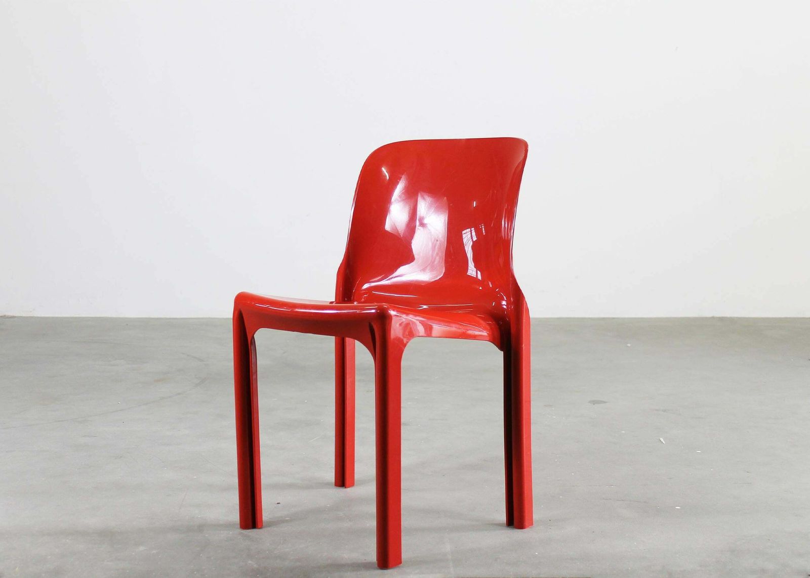 photo furniture Vico Magistretti Set Of Nine Red Selene Chairs By Heller 2002s