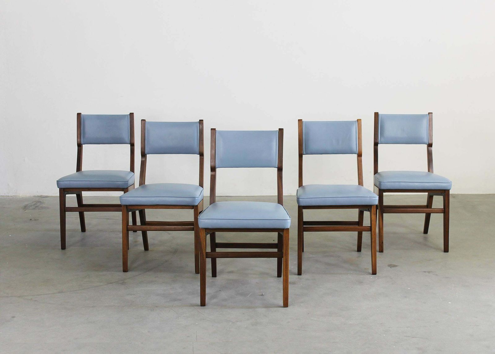 Gio Ponti (Attributed To) Set Of Five Chairs In Wood And Leather By Isa Bergamo photo for sale