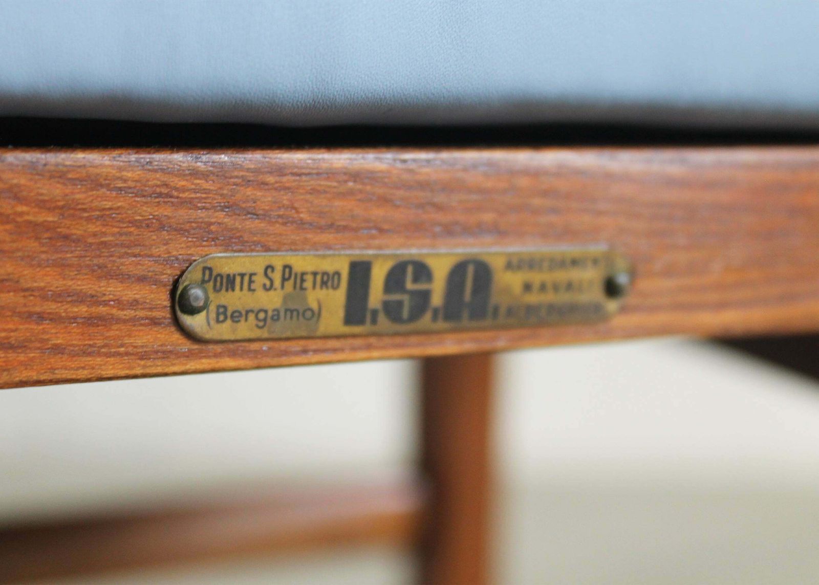 Furniture Gio Ponti (Attributed To) Set Of Five Chairs In Wood And Leather By Isa Bergamo photo