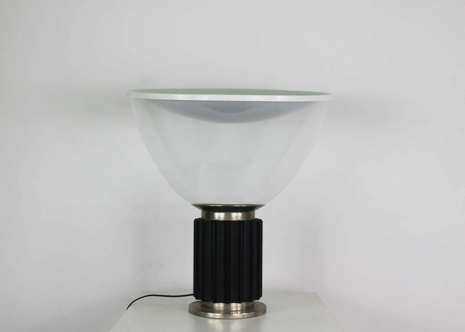 Achille & Pier Giacomo Castiglioni Taccia Black Table Lamp By Flos 1970s photo furniture