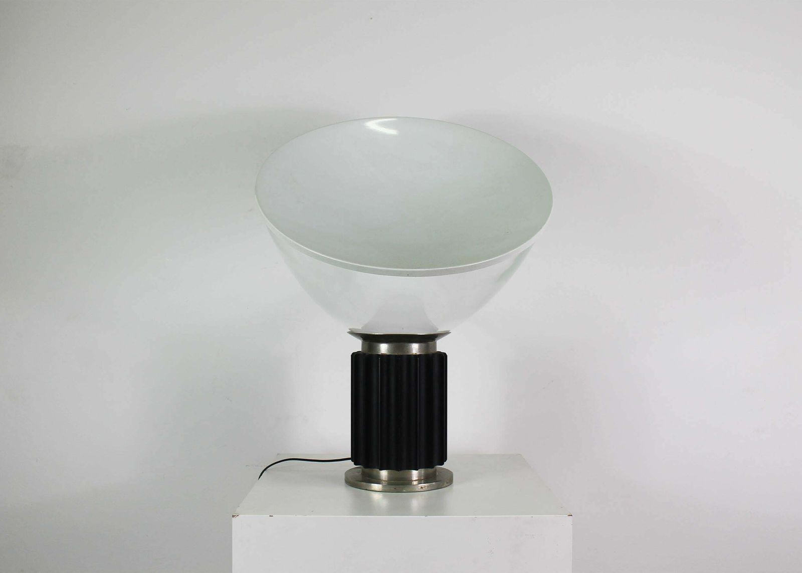 Achille & Pier Giacomo Castiglioni Taccia Black Table Lamp By Flos 1970s photo for sale