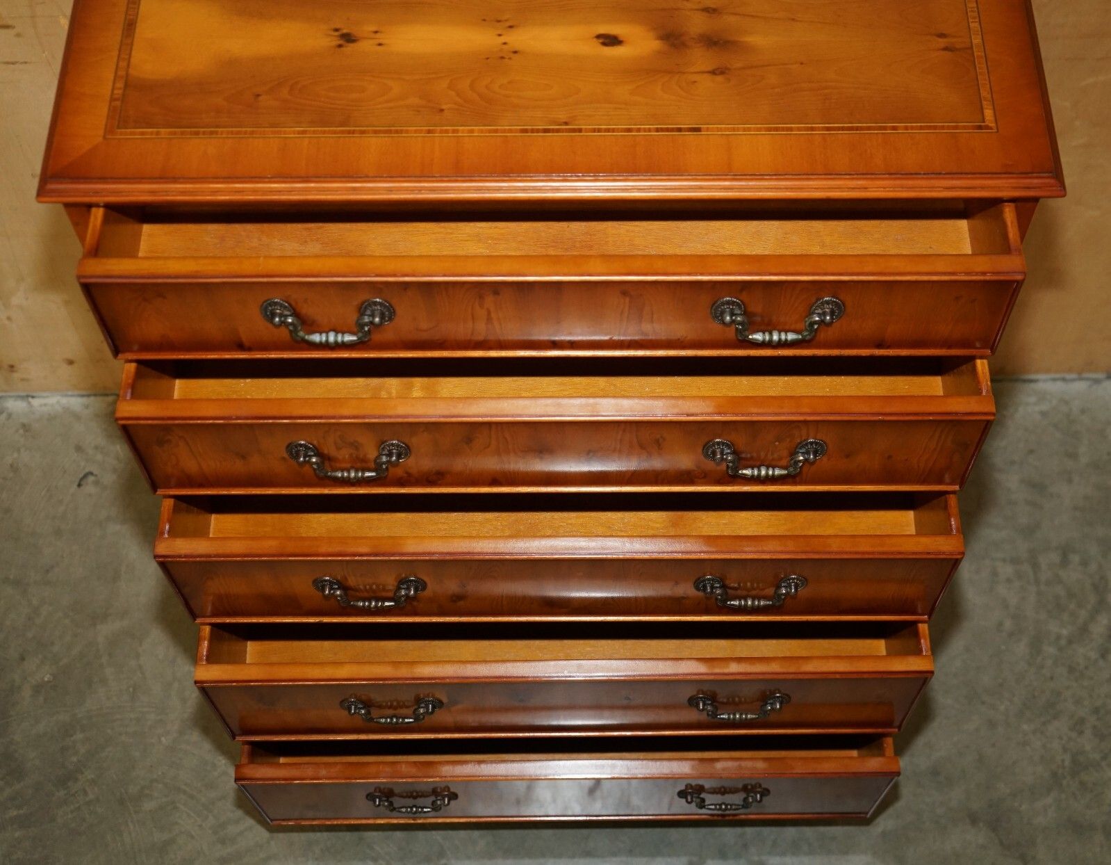 photo vinterior Pair Of Very Large 110cm Tall Sheraton Revival Burr Walnut Chests Of Drawers