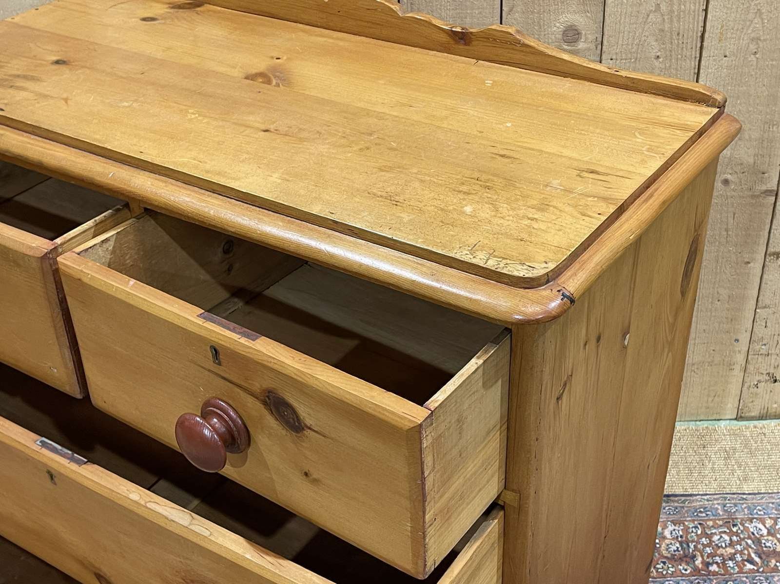photo for sale English Fir Chest Of Drawers From The End Of The 19th Century