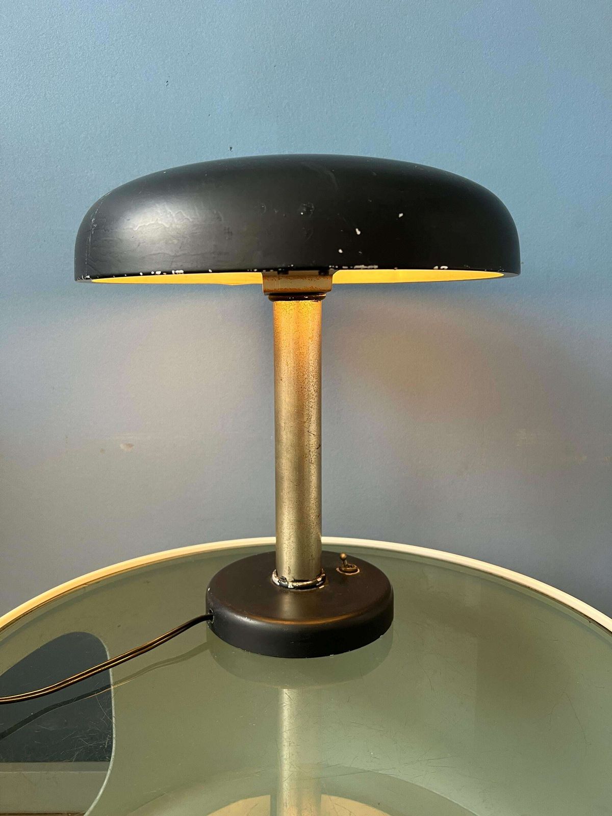 Zwarte Bauhaus Bureaulamp Uit De Jaren 1930 photo for sale