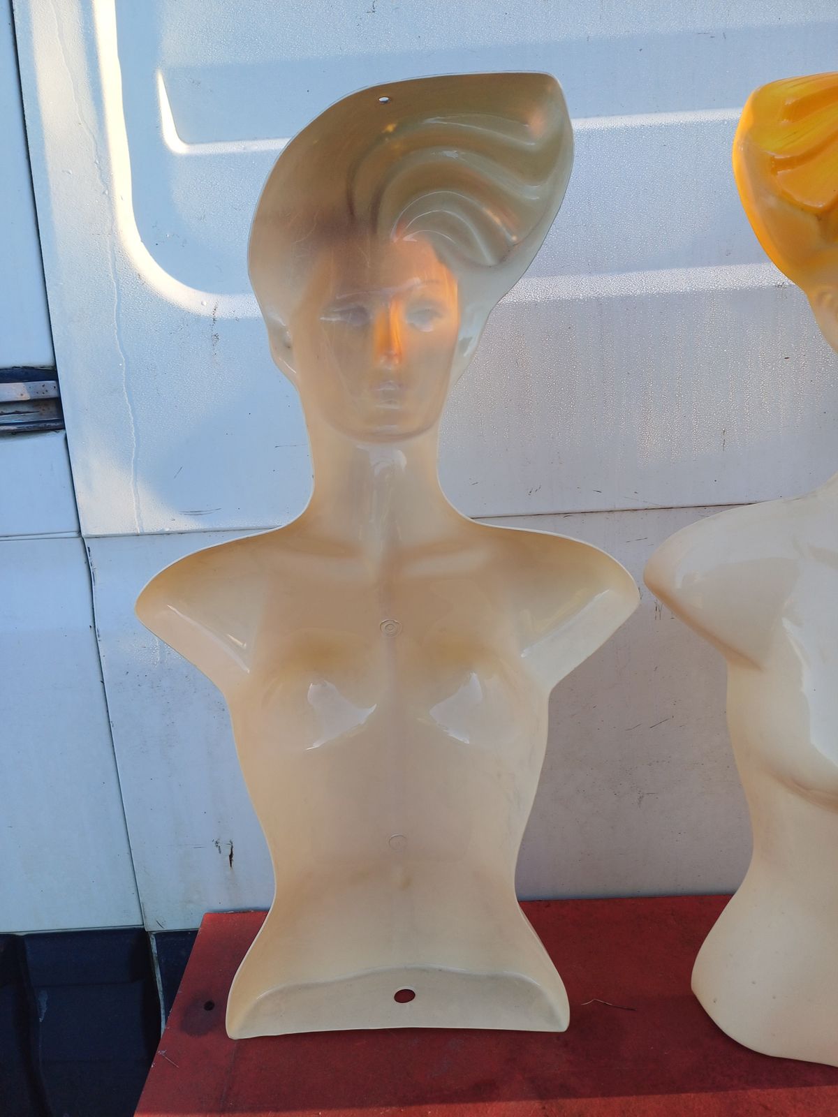 Pair Of Vintage Plastic Mannequins: Farmino photo vintage