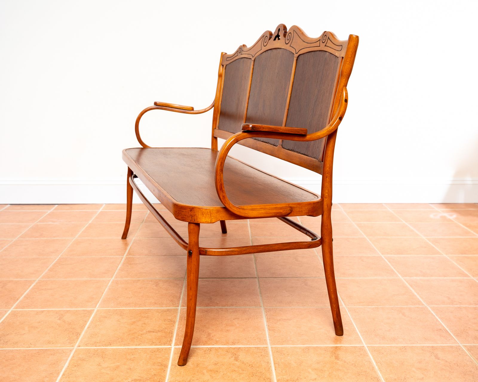 J&J Kohn Art Nouveau Bench Bentwood 3 Seater Vienna Secession J J Kohn Austrian Two Tone Beech Wooden Bistro Thonet Style 1890s 1900s photo vintage