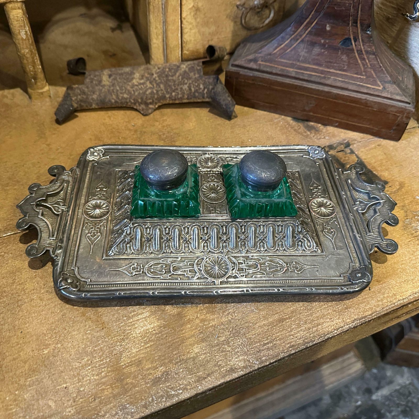 photo furniture Late 19th Century Victorian Silver Plated And Green Glass Inkwell