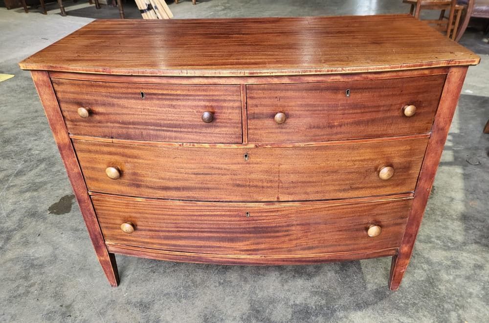 Vintage 20thc Bow Front Chest Of Drawers 2 Over 2 Tapered Legs